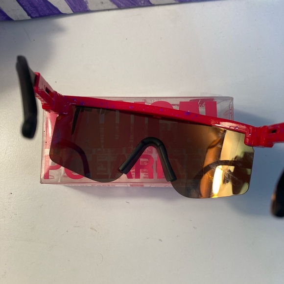 Pit Viper Sunglasses. Hot pink. Polarized lenses. - Picture 4 of 7